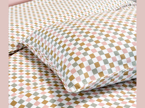 SHNUGGLE Toddler sheet + pillowcase- colorful checker